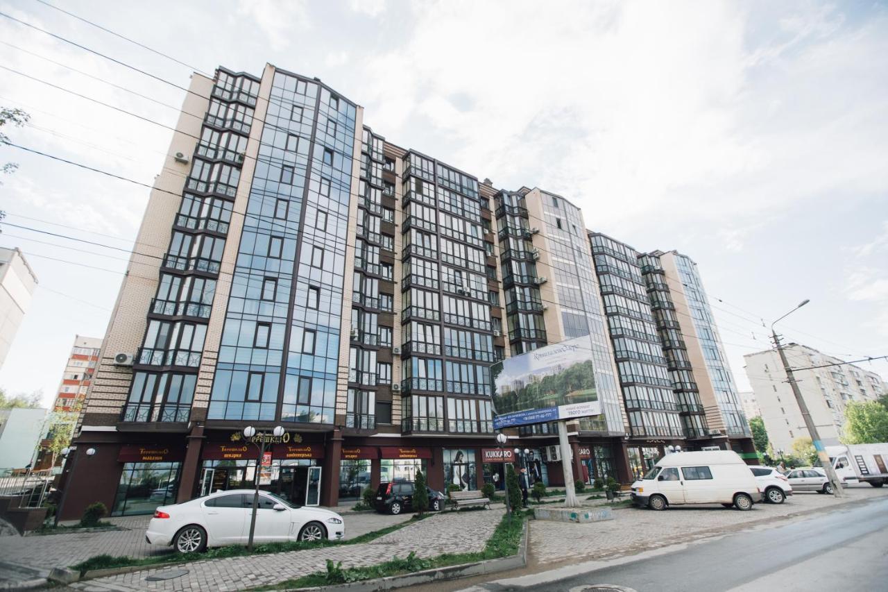Atlant Luxury Big Family Five Apart On Golovna Поряд З Тц Депот Wi Fi 24 На 7 Tjernivtsi Exteriör bild