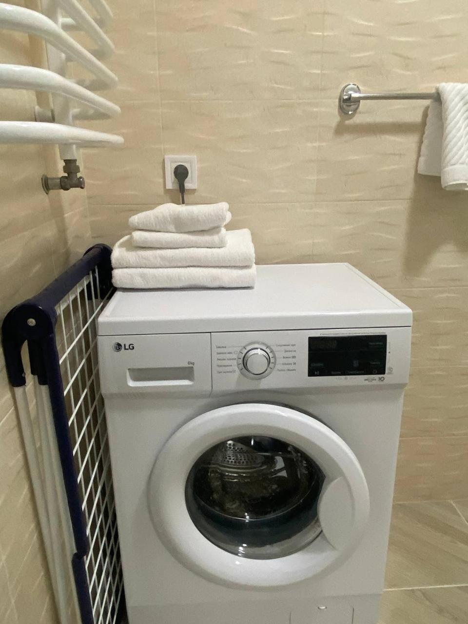 Atlant Luxury Big Family Five Apart On Golovna Поряд З Тц Депот Wi Fi 24 На 7 Tjernivtsi Exteriör bild