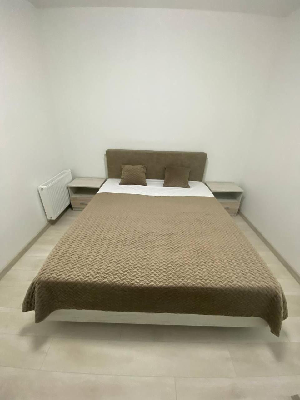Atlant Luxury Big Family Five Apart On Golovna Поряд З Тц Депот Wi Fi 24 На 7 Tjernivtsi Exteriör bild
