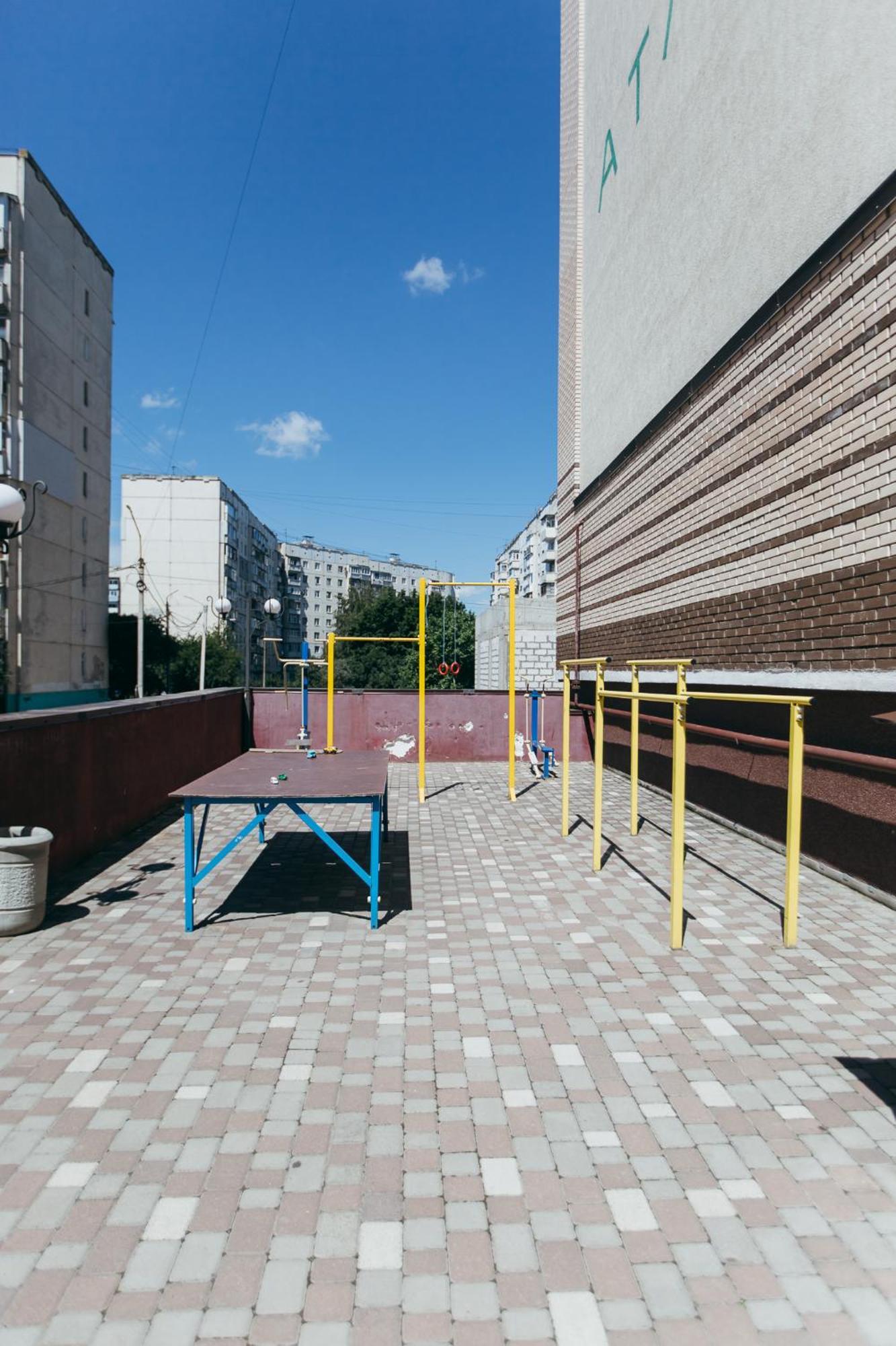 Atlant Luxury Big Family Five Apart On Golovna Поряд З Тц Депот Wi Fi 24 На 7 Tjernivtsi Exteriör bild